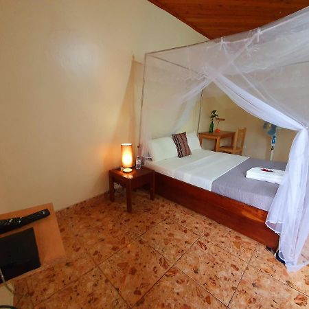 Annas Bed And Breakfast Entebbe Dış mekan fotoğraf
