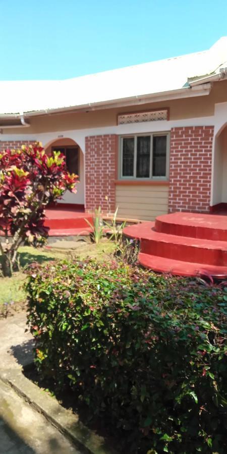 Annas Bed And Breakfast Entebbe Dış mekan fotoğraf
