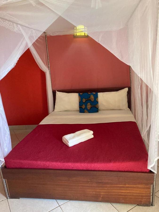 Annas Bed And Breakfast Entebbe Dış mekan fotoğraf