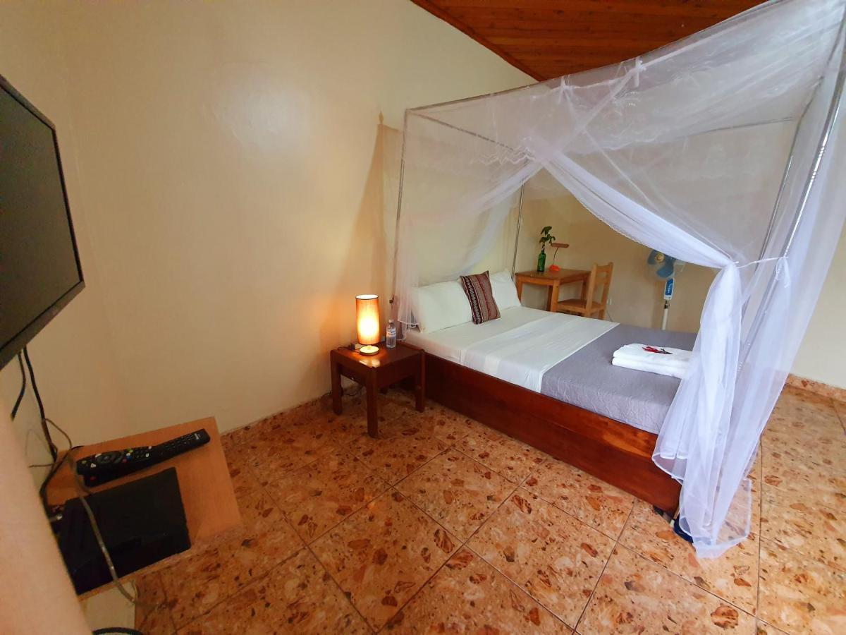 Annas Bed And Breakfast Entebbe Dış mekan fotoğraf