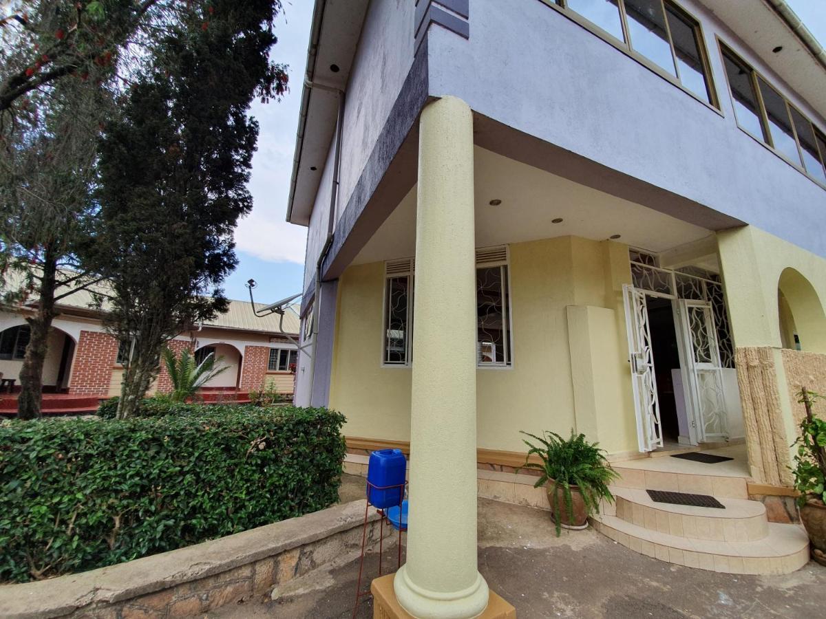 Annas Bed And Breakfast Entebbe Dış mekan fotoğraf