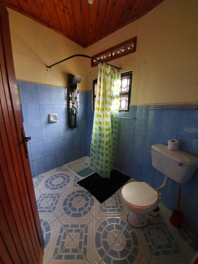 Annas Bed And Breakfast Entebbe Dış mekan fotoğraf