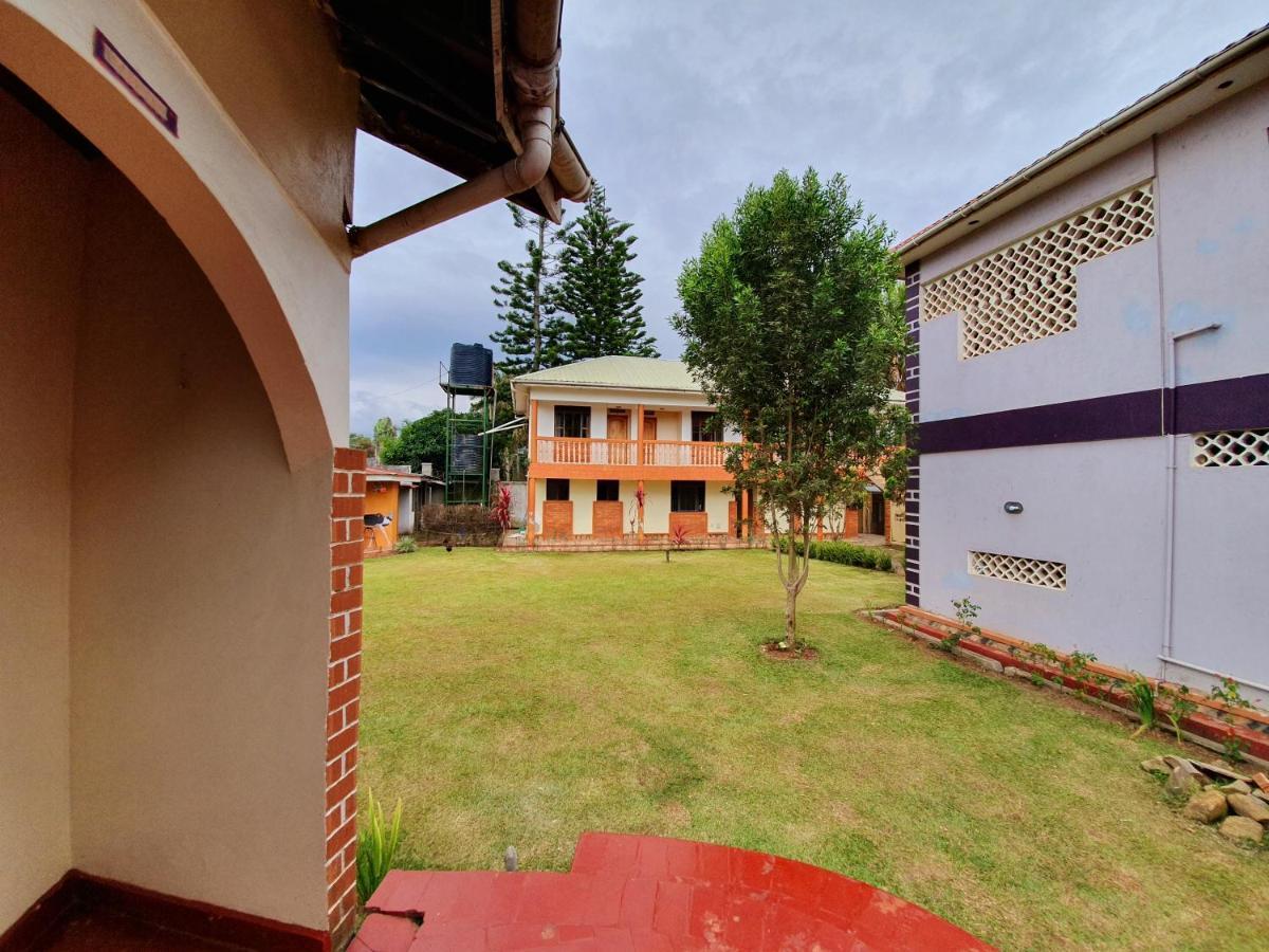Annas Bed And Breakfast Entebbe Dış mekan fotoğraf
